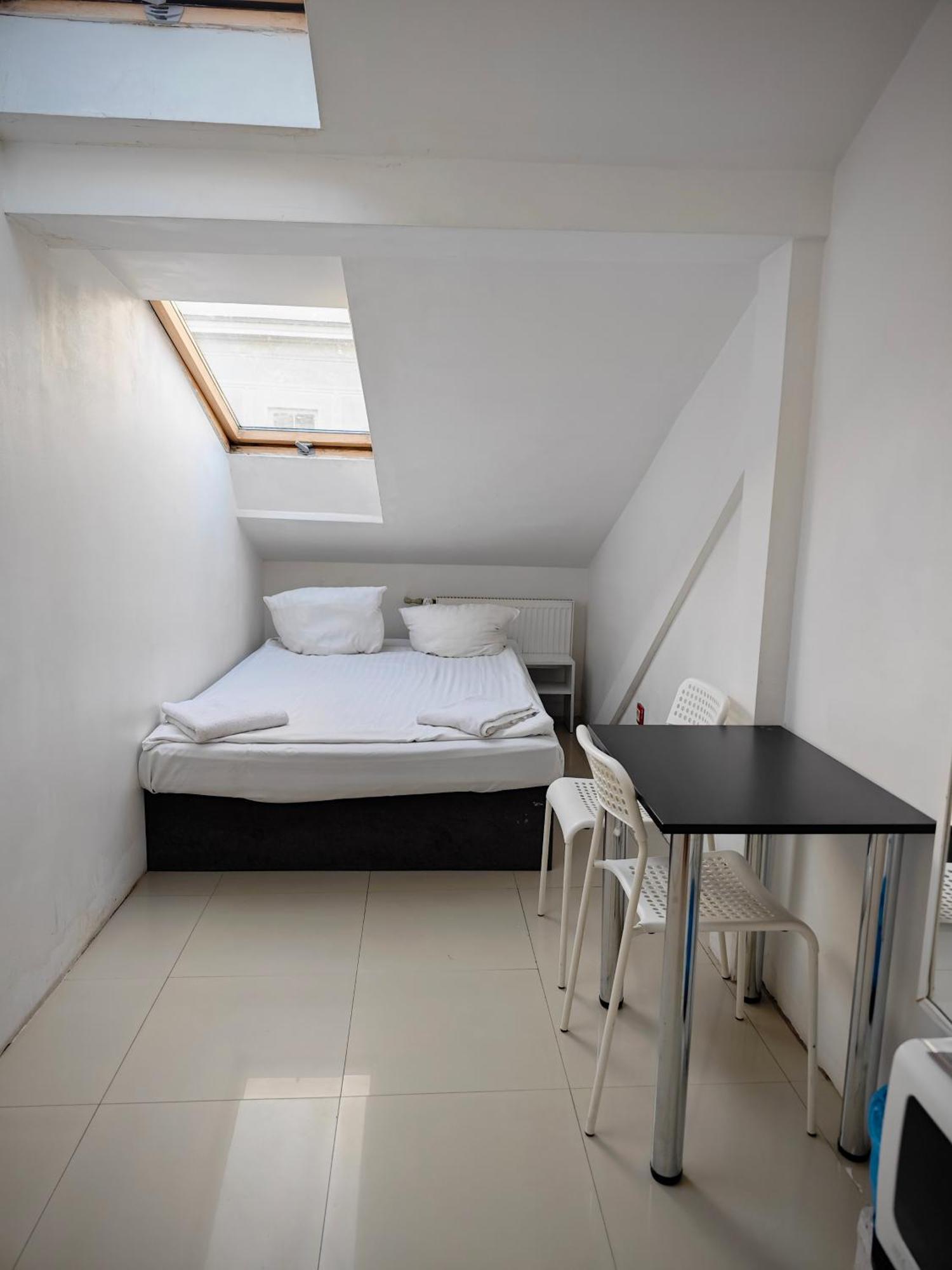Apartamenty Hoza Attic Studio Warsaw Room photo